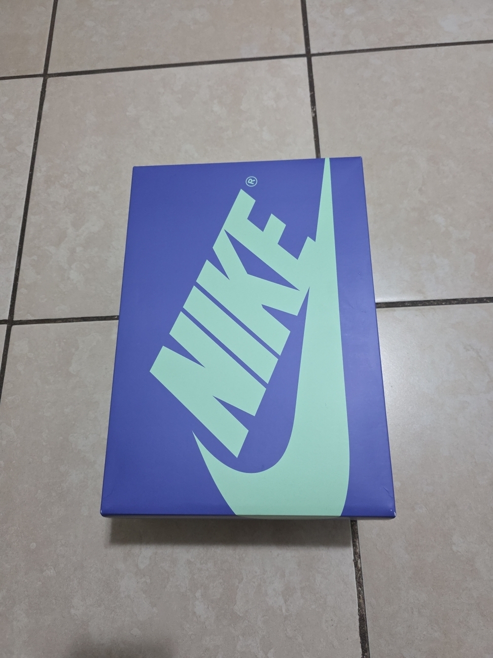 Empty Shoe Box - Picture 3 of 5